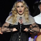 Emotivo homenaje de Madonna a las víctimas de París en su concierto