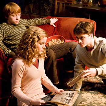 Harry Potter con sus amigos en una escena de la ltima pelcula de la saga- TELVA