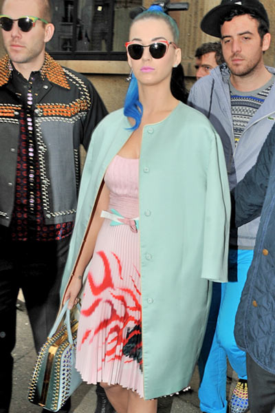 Katy Perry abrigo de verano bsicos primavera verano 2012 - TELVA