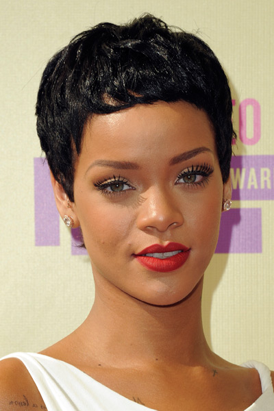 El pixie cut de Rihanna - TELVA