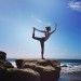 Haz yoga al aire libre como Alessandra Ambrosio