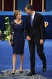 En los Premios Príncipe de Asturias 2014, Letizia lució un vestido azul añil de Felipe Varela.