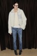 Jenna Lyons con jeans desgastados