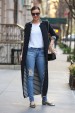 Miranda Kerr con ripped jeans