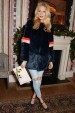 Poppy Delevingne con ripped jeans