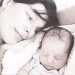 Milla Jovovich con la pequeña Dashiel