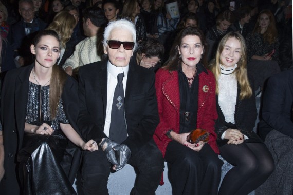 Karl Lagerfeld, Kristen Stewart, Carolina de MÃ³nca y su hija Alejandra de Hannover