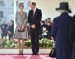 Durante la visita del presidente de Singapur, Kate Middleton apostó por un abrigo en Príncipe de Gales firmado por Alexander McQueen.