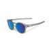 Gafas con lentes azules De Oakley (189 euros).