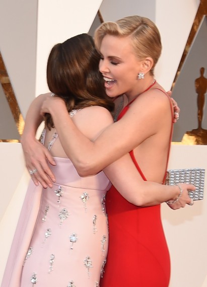 Emily Blunt y Charlize Theron