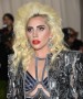 Lady Gaga: Melena oxigenada y vuelta a los 80