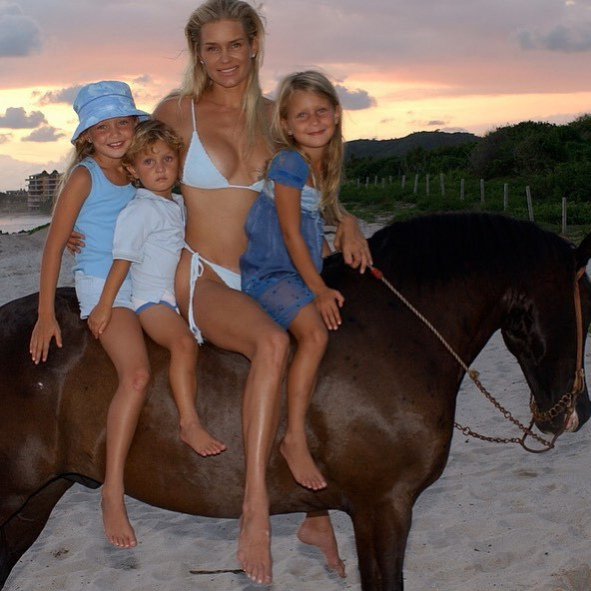 La familia Hadid siempre ha compartido su amor por los caballos y la...