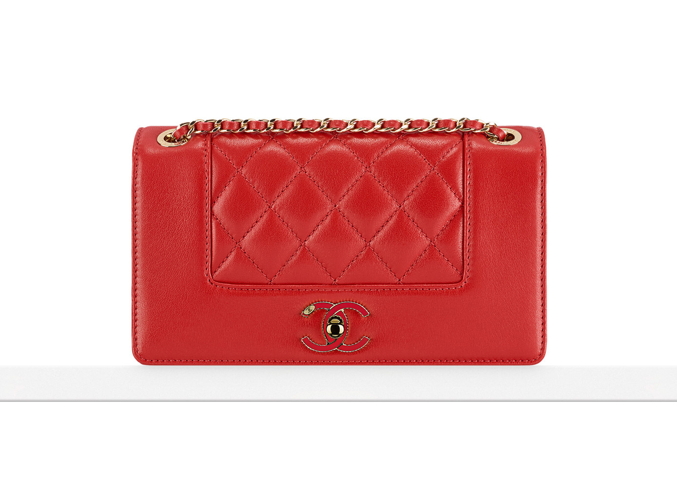 Bolso rojo clásico de Chanel, (p.p.v).