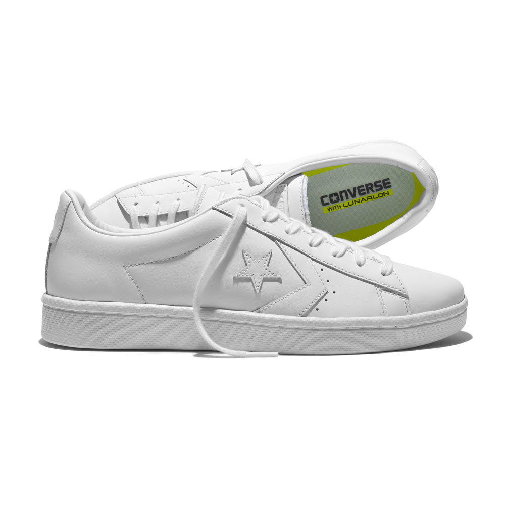 Zapatillas Pro Leather76 en color blanco, de Converse. (90 euros)