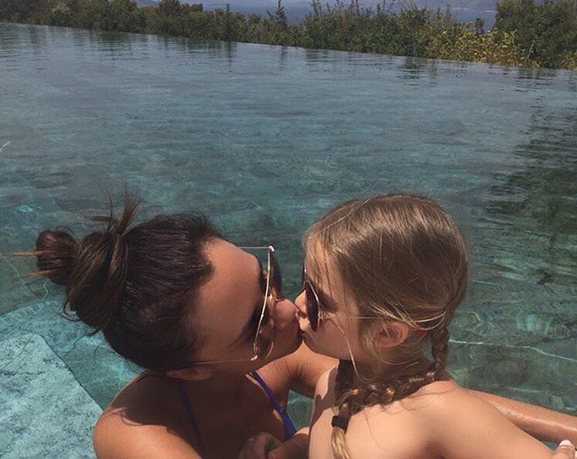 Victoria Beckham publicaba esta foto con su hija para felicitarla por...