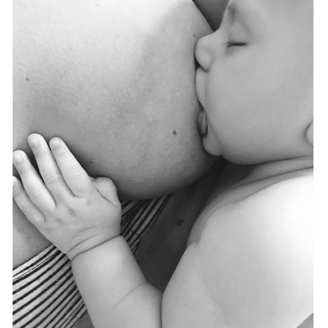 Candice Swanepoel: &quot;La lactancia materna no es algo sexual, sino...