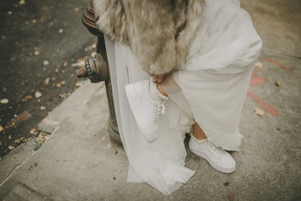 Te mostramos 15 zapatos blancos para novias alternativas que no...