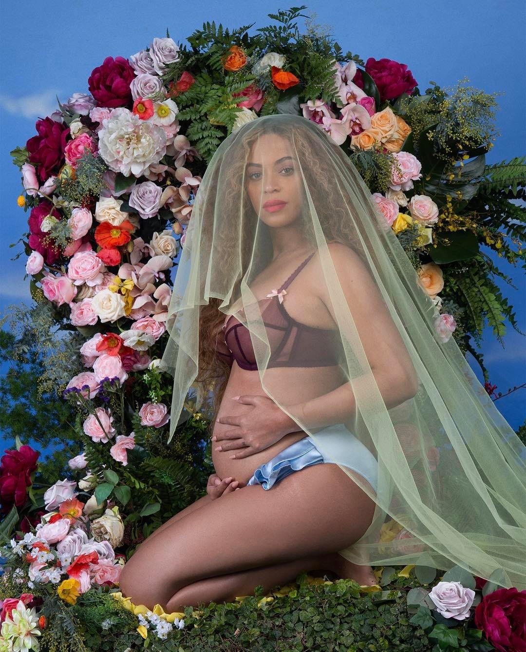 Beyonce anuncia en Instagram su embarazo de gemelos