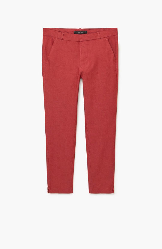 Pantalones rojos. De Mango (14,99 euros).