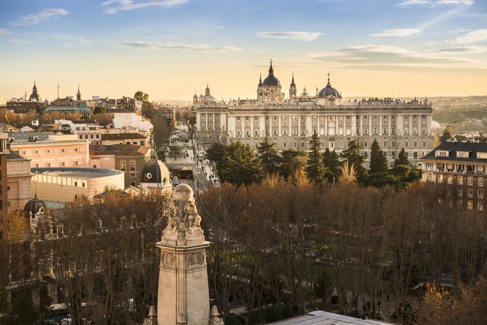 Vistas desde el hotel Barcel Torre de Madrid al Palacio Real de la...