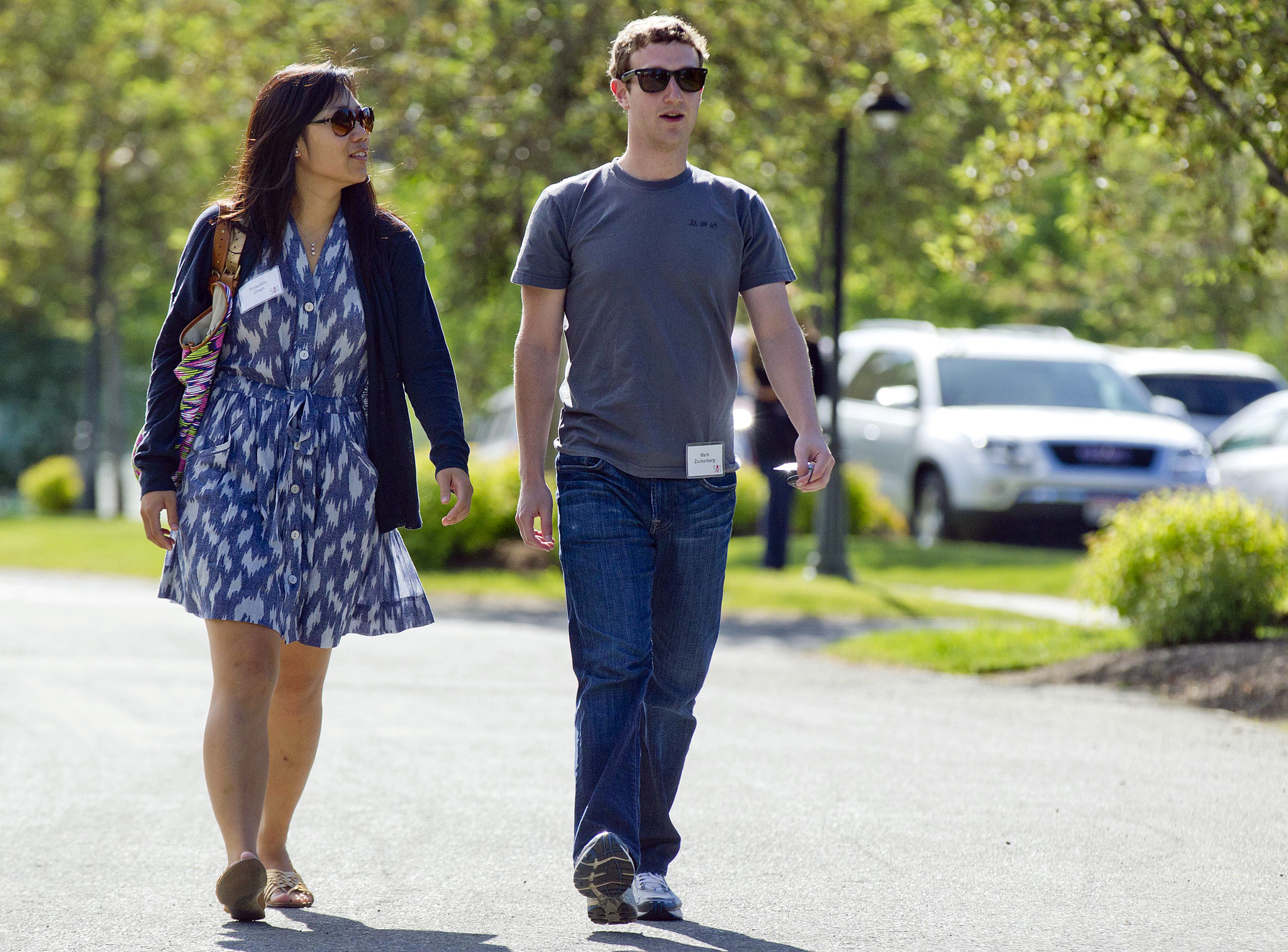 Mark Zuckerberg y su mujer.