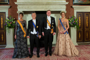 La cena de gala oficial en el Palacio Real de msterdam.