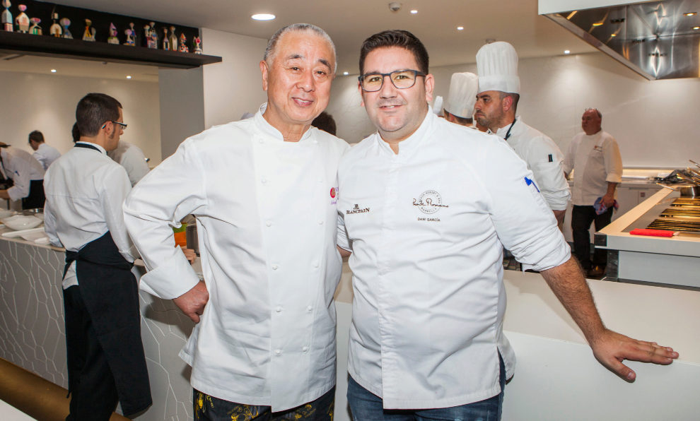 Nobu Matsuhisa y Dani García en las cocinas del evento &quot;A 4 manos&quot;.