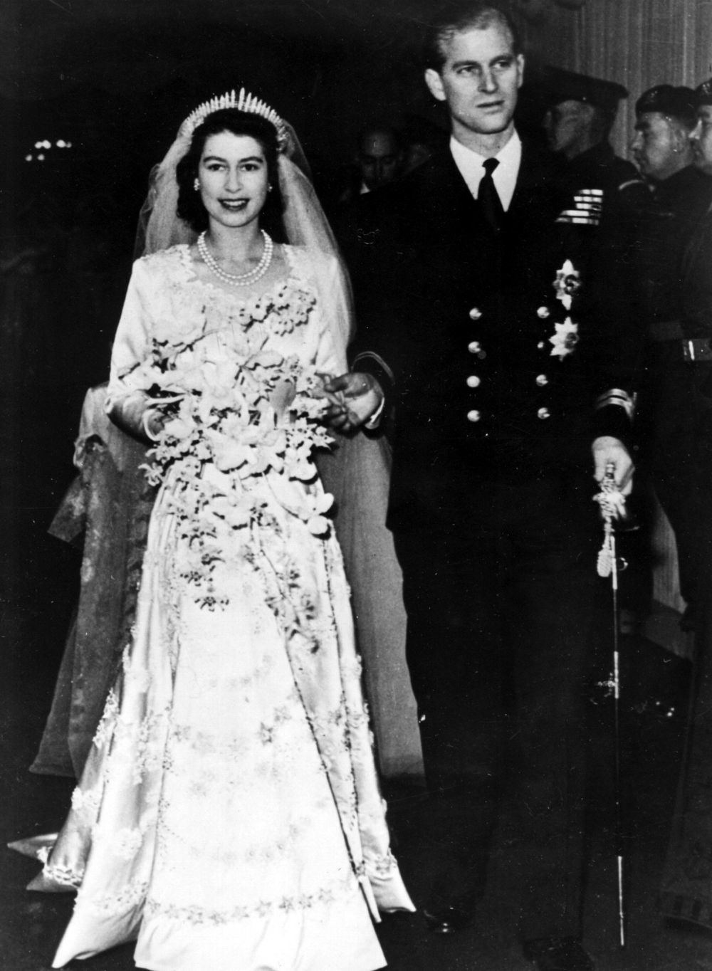 Felipe de Grecia y Dinamarca y la princesa Isabel el día de su boda,...