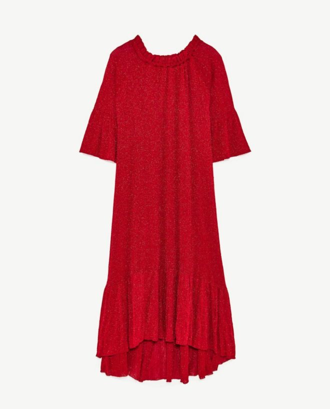 Vestido rojo de Zara (49,95 euros).