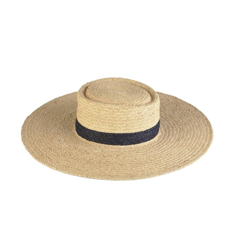 Sombrero de rafia, de Oysho (19,99 euros).