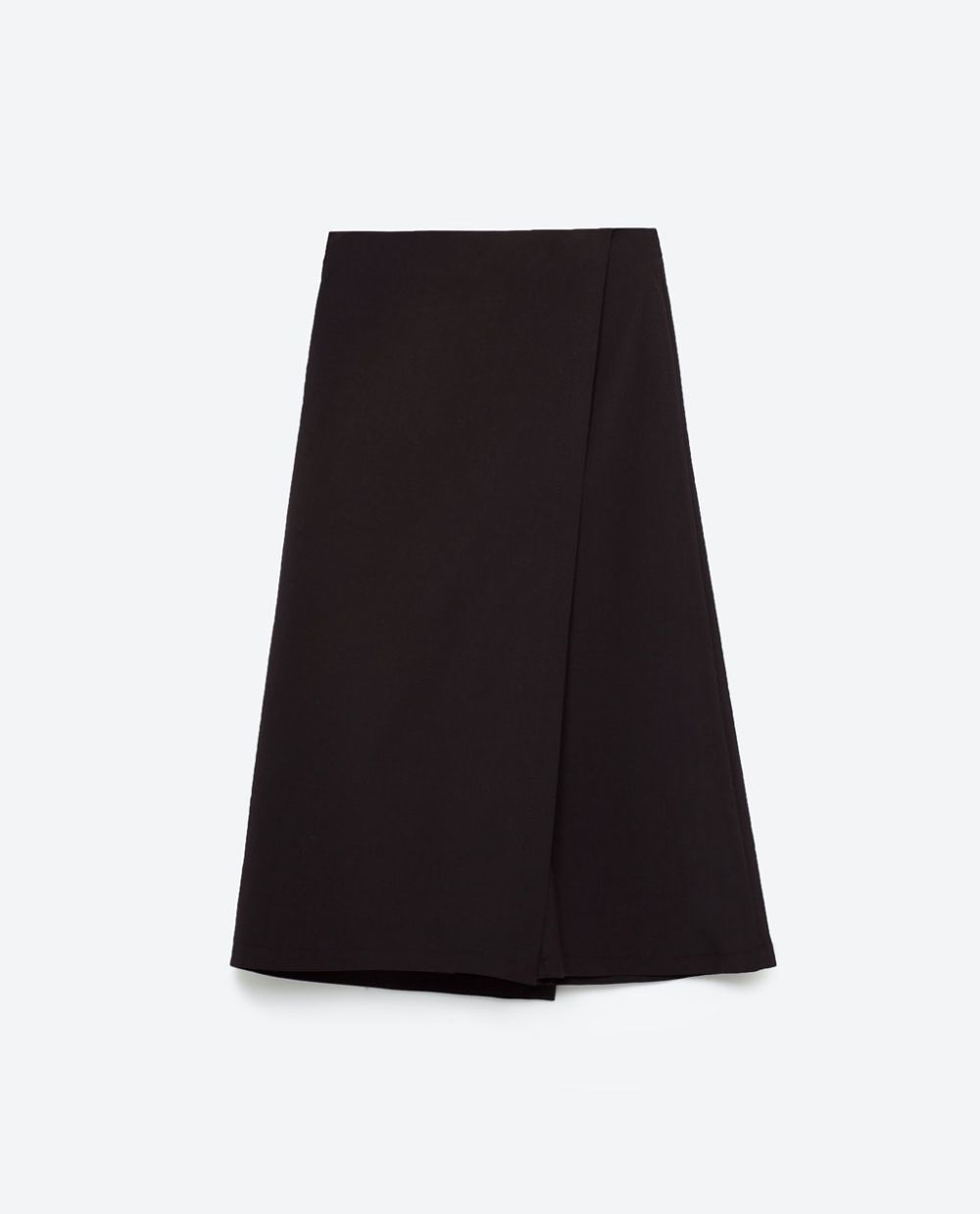 Falda pantalón Zara (22.99 euros).