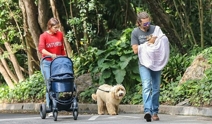 Irina Shayk y Bradley Cooper, primeras imágenes con su hija