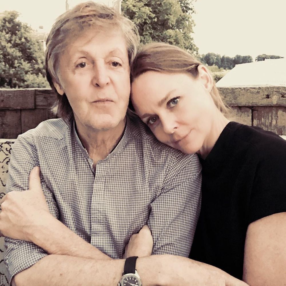 Stella McCartney con su padre, el líder de los Beatles, Paul...