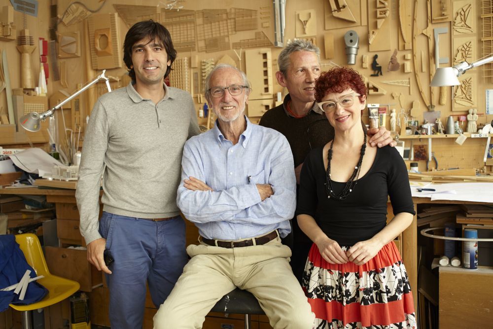 César Suárez, Redactor jefe de cultura de TELVA, junto a Renzo Piano...