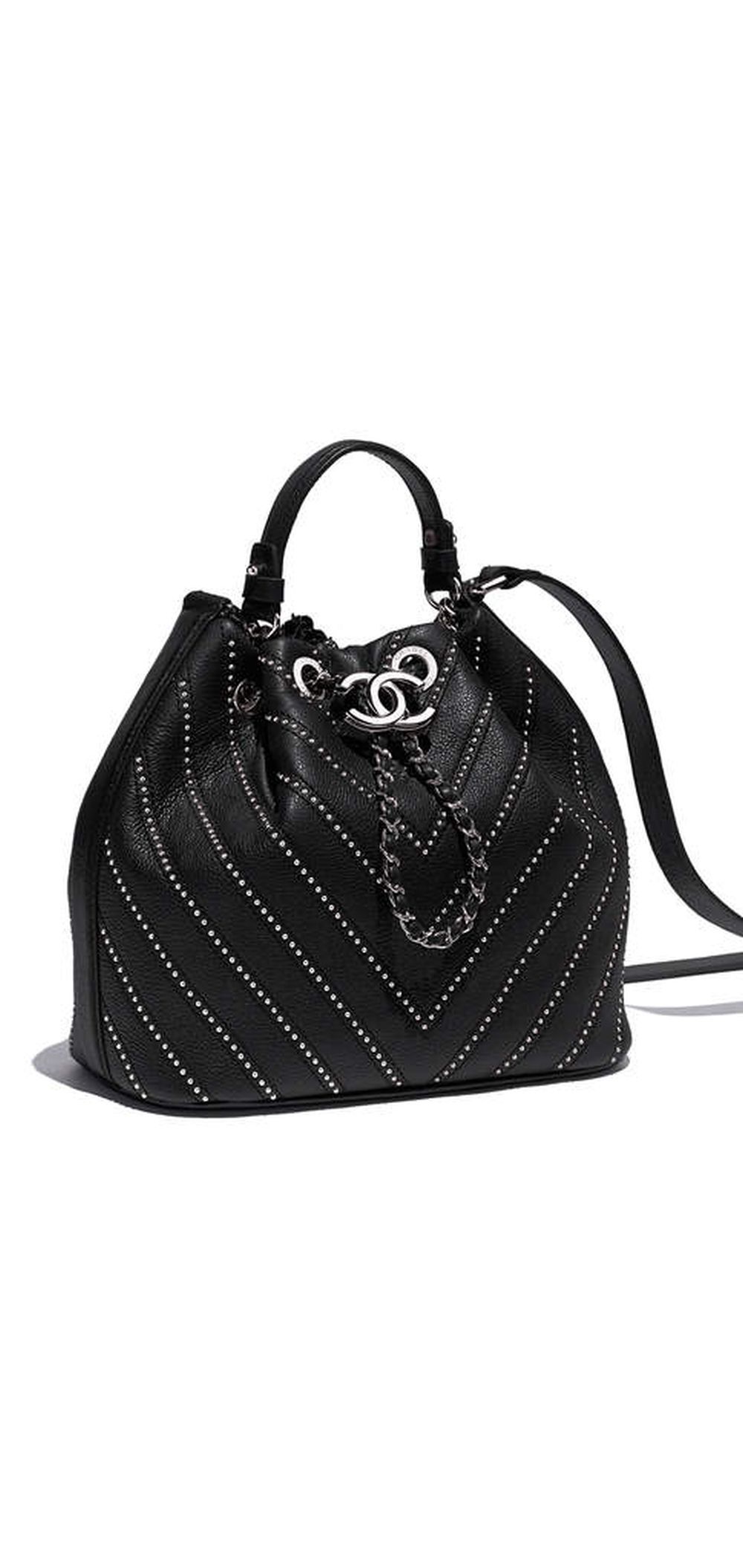 Mini saca de piel, Chanel (4.250 euros).