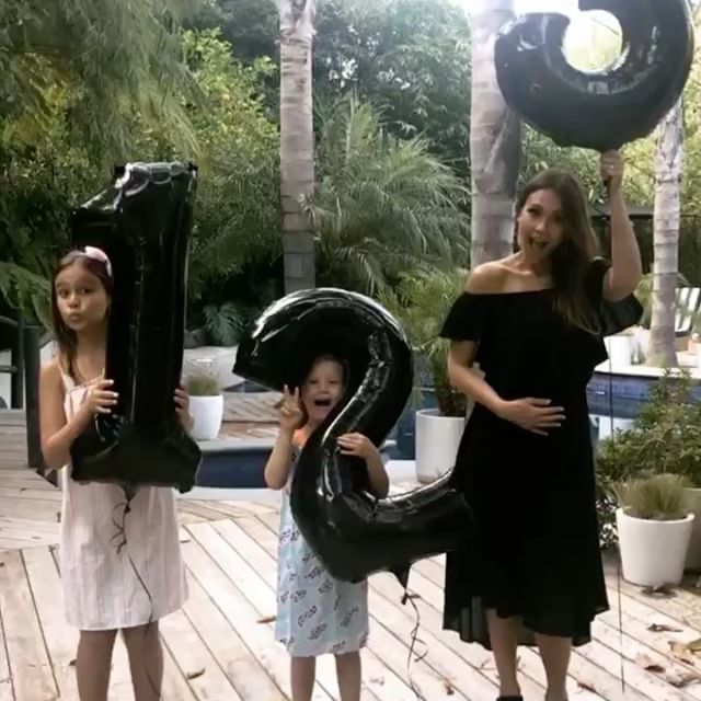 Jessica Alba junto a sus dos hijas