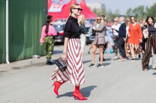Pernille Teisbaek adopta la ltima tendencia de Balenciaga: calcetn...
