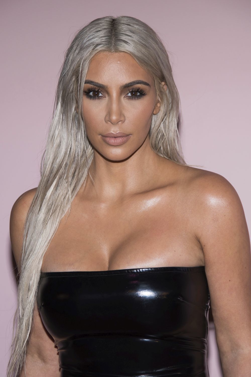 Kim Kardashian revela su truco de belleza favorito: el azúcar....