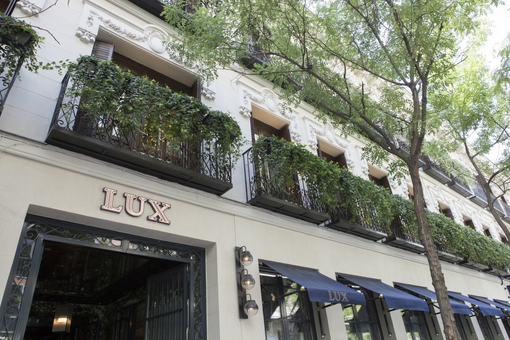 Fachada del nuevo restaurante LUX Madrid.