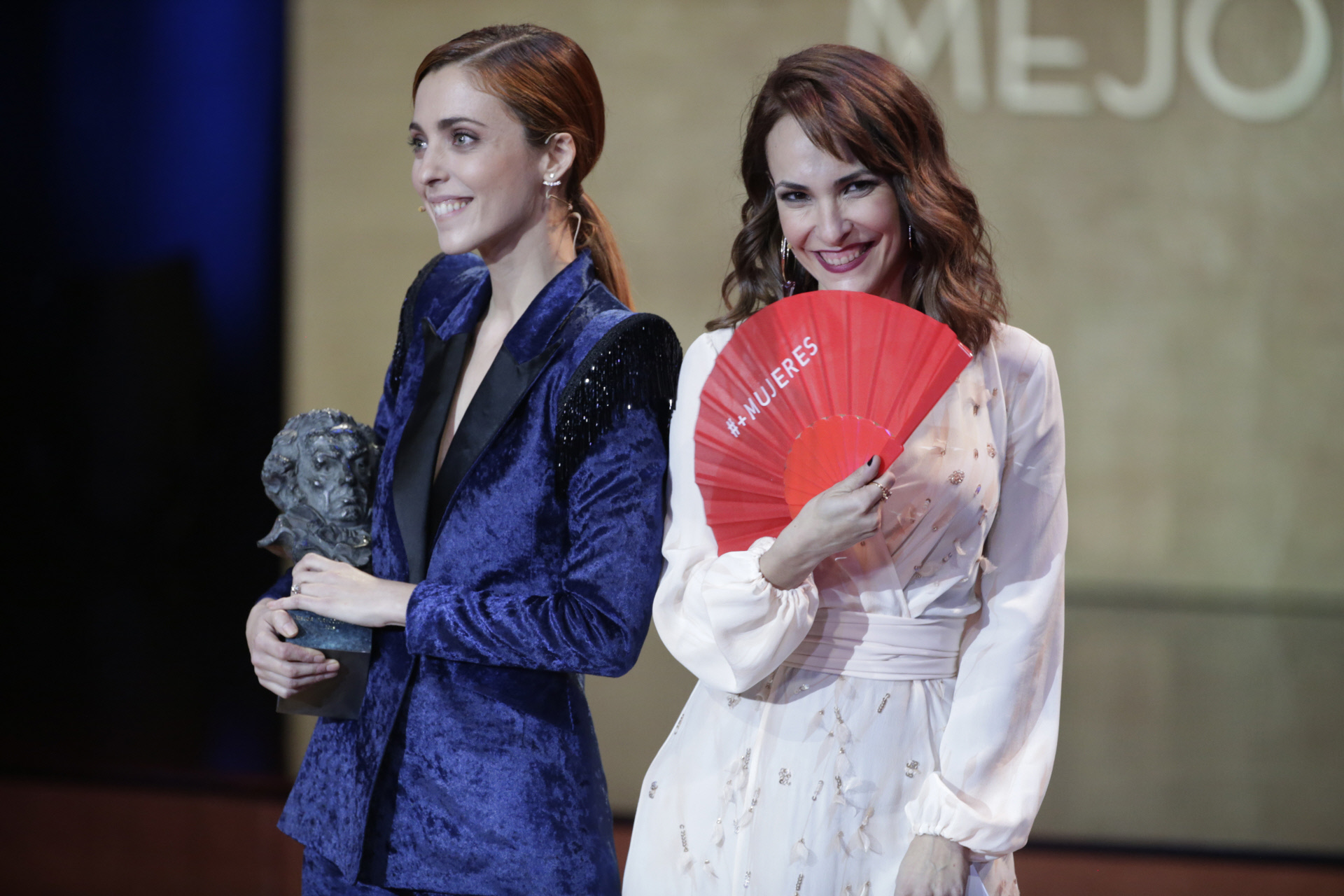 Leticia Dolera y Paula Ortiz entregan el premio a Mejor Dirección...