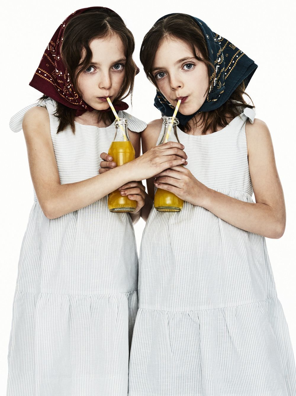 Las gemelas Blanca y María, con vestido de rayas, Mi pequeño Lucas,...