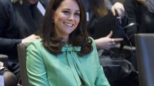 Kate Middleton con abrigo verde menta.