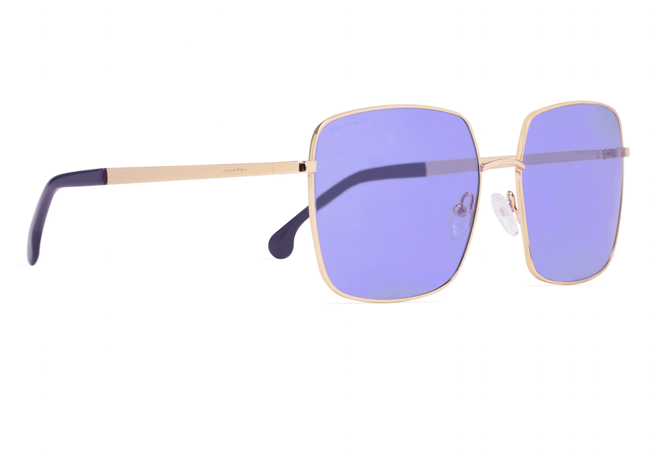 Gafas de sol violeta de Miss Hamptons por 40 euros.