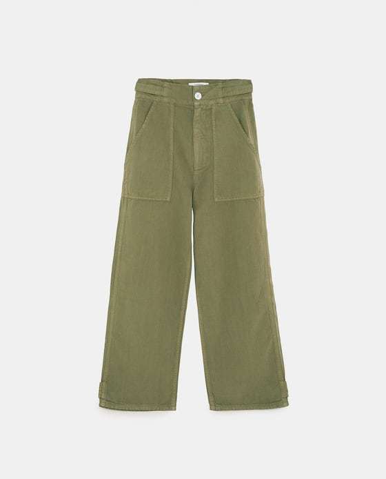 Pantalones cargo de Zara por 39,99 euros.