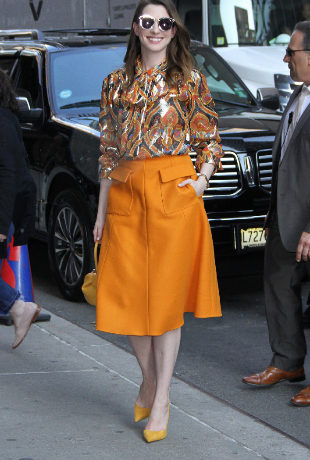 Look del da: Anne Hathaway... Orange is the new black?