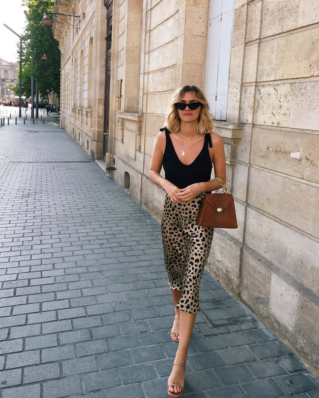 cinturón Preguntarse deslealtad La falda (de leopardo) favorita de las parisinas está en Zara (Y  disponible, de momento) | Telva.com