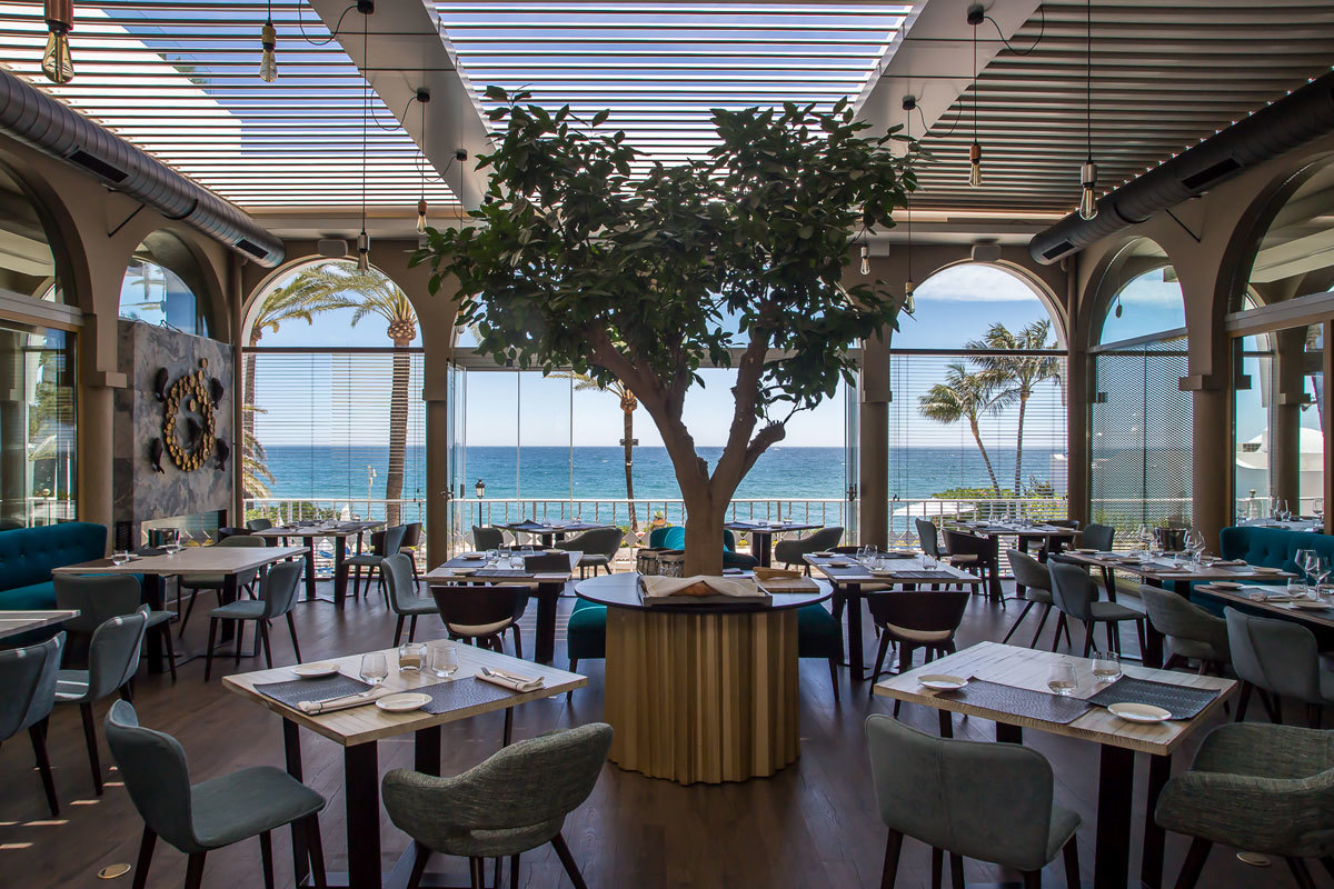 Óscar Velasco acaba de inaugurar restaurante en Marbella. Con el mar...