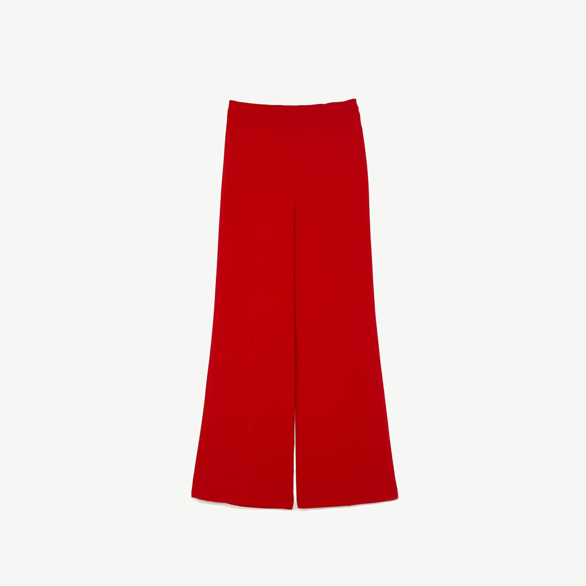 Pantalón de sastre rojo, de Zara (39,95 euros).