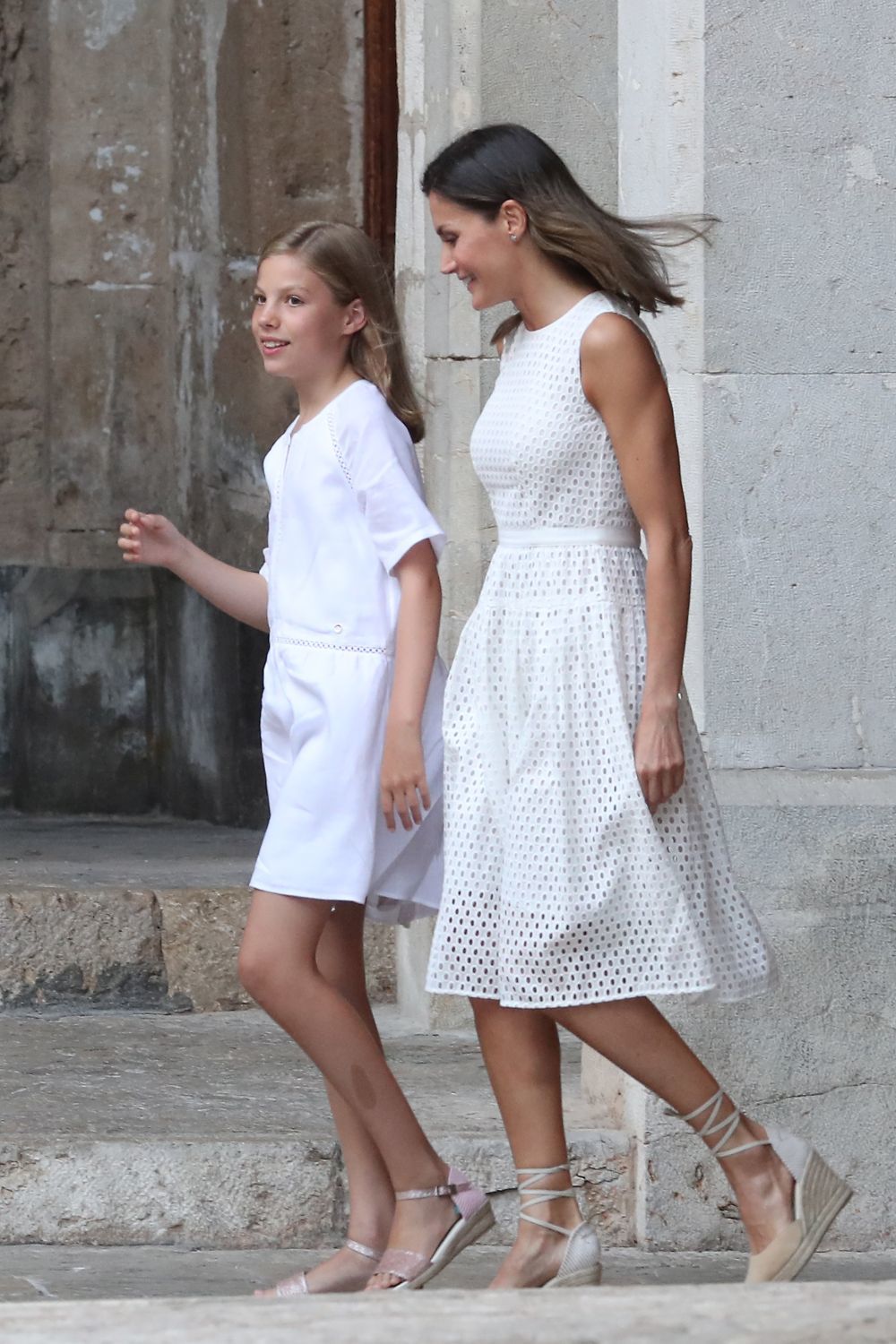 La Reina Letizia junto a su hija.