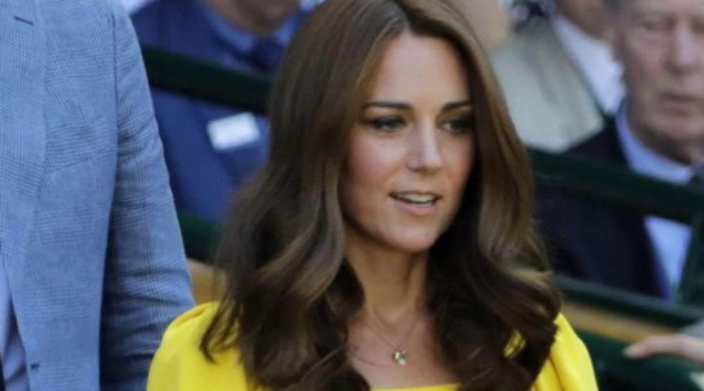 Kate Middleton luciendo su esbelta figura despus de tener a sus tres...